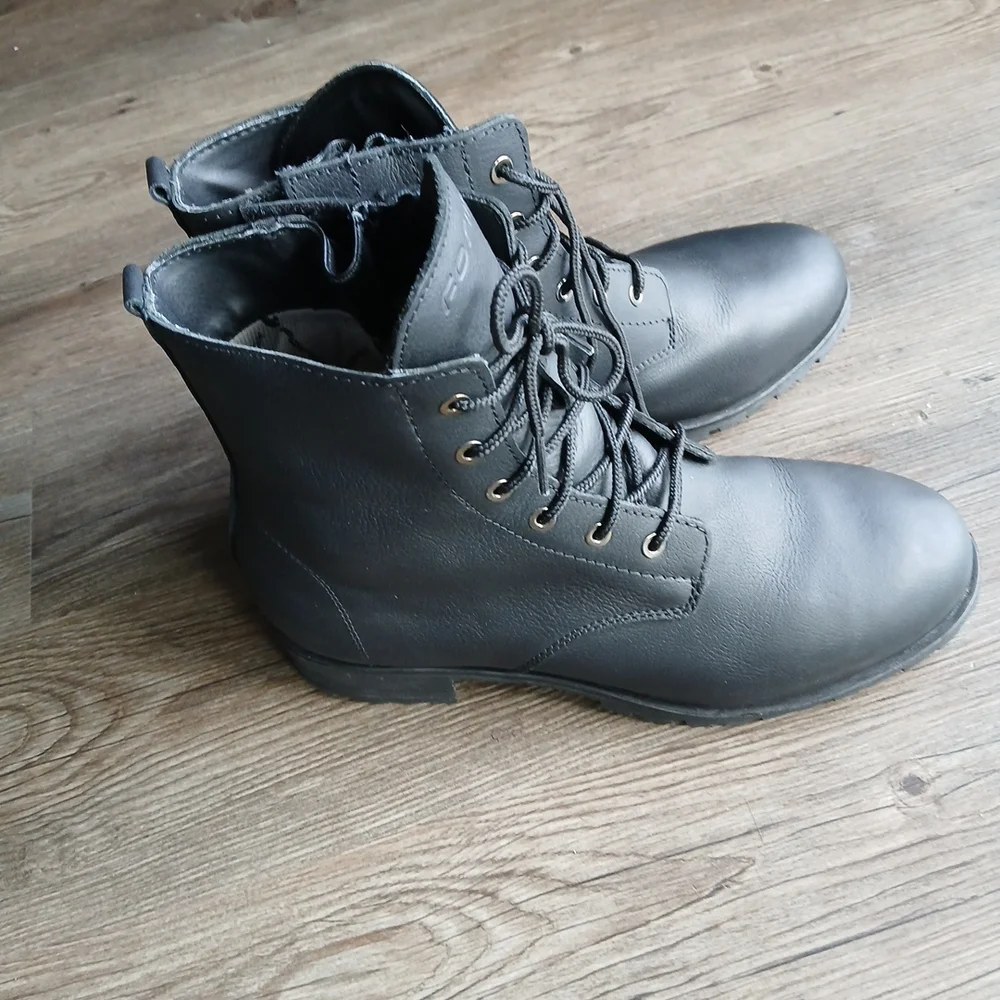 FORMA CRYSTAL DRY Black Leather Moto Boots - Picture 4 of 7